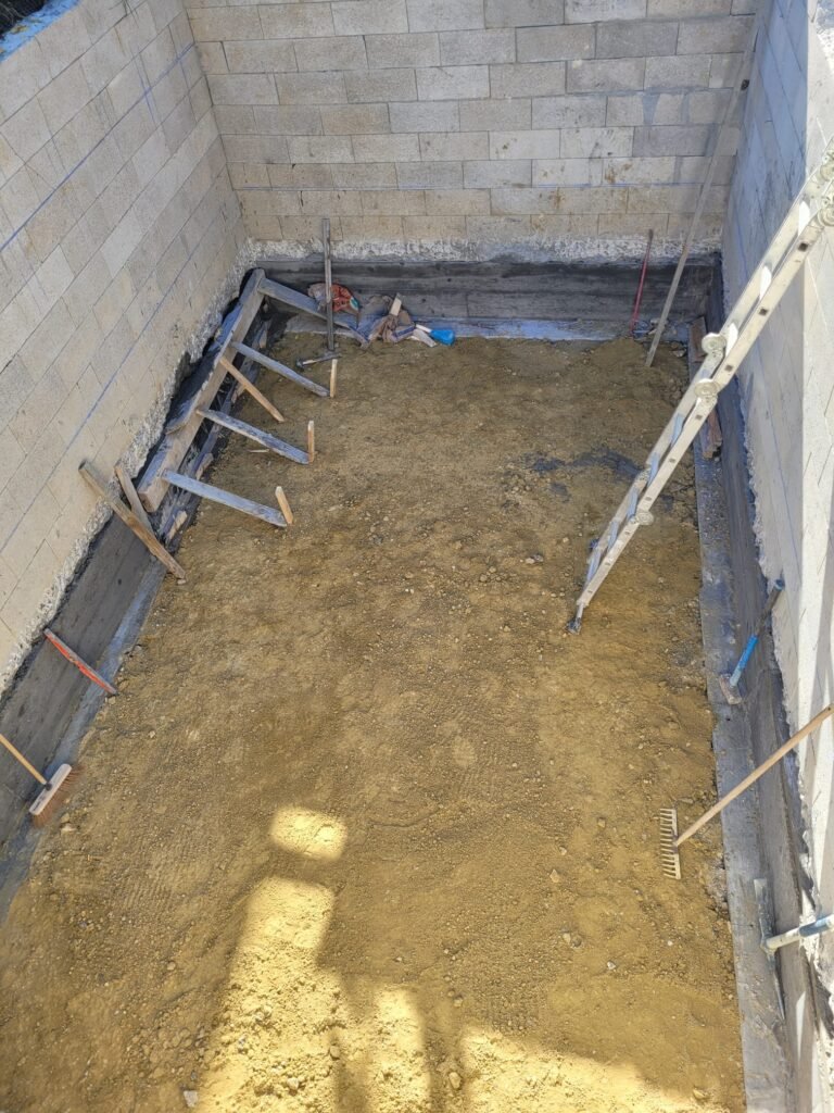 Ouvrage enterré en blocs béton avant ferraillage